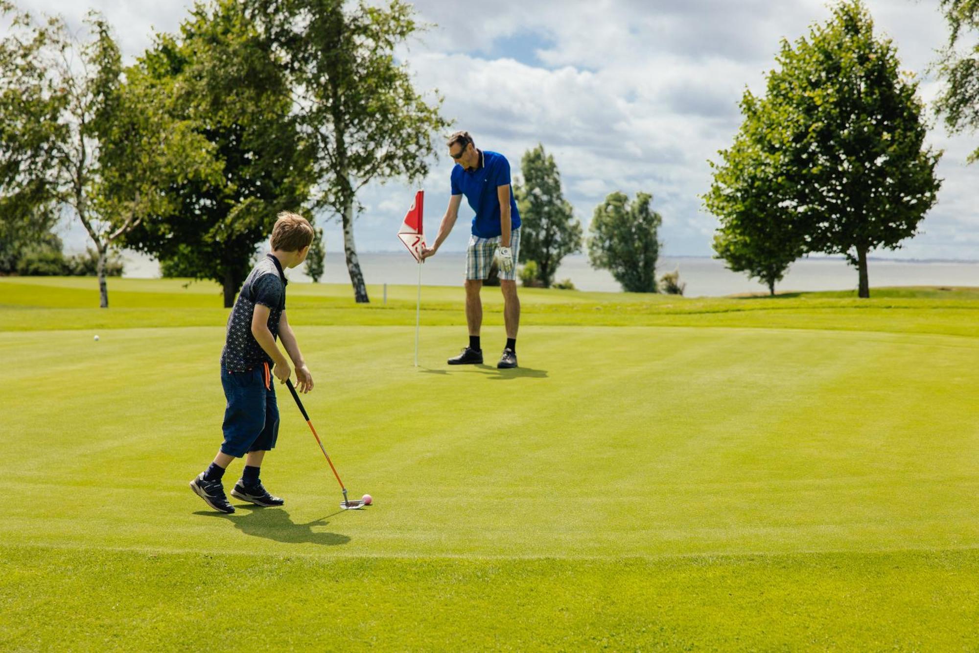 Golf 'N Wave Aktivresort Fehmarn Esterno foto